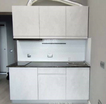 Модульная кухня Бруклин 2.4 x 2 м (Бетон белый) в Татарске - tatarsk.mebel54.com | фото